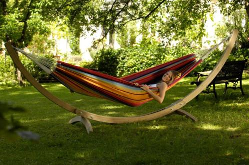 Modèle de démonstration : support en bois + hamac brésilien