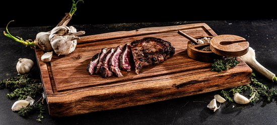 Forged Essentials snijplank acacia - medium 45 x 30 x H3,5CM