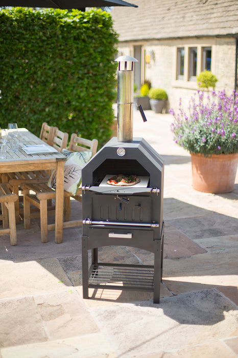 wood-fired oven / pizza oven